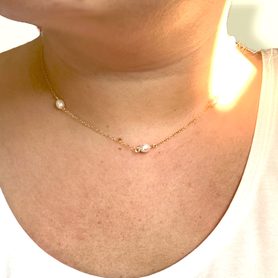 5 Pearl Necklace in Gold