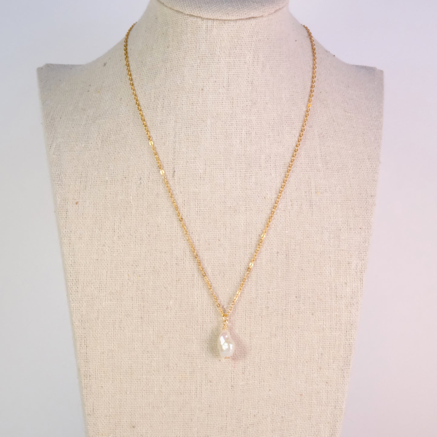 Drop Necklace in Gold