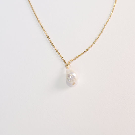 Drop Necklace in Gold
